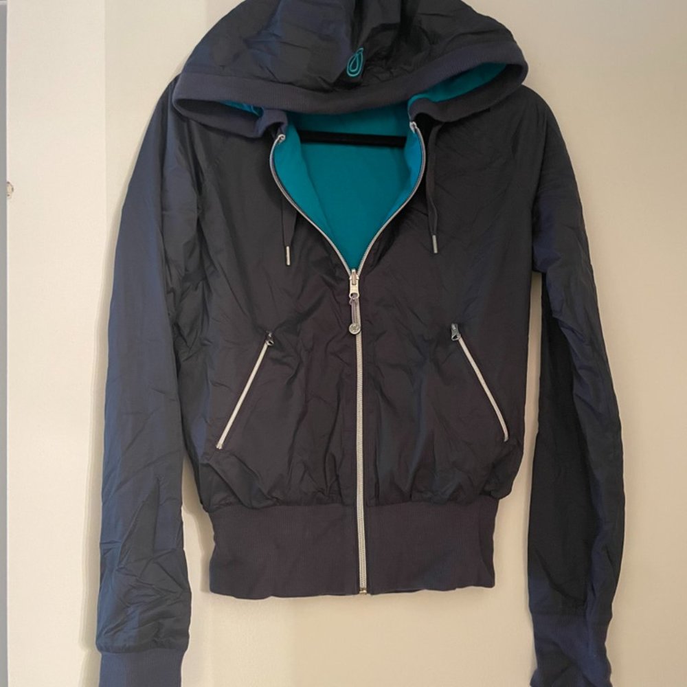 lululemon hooded windbreaker